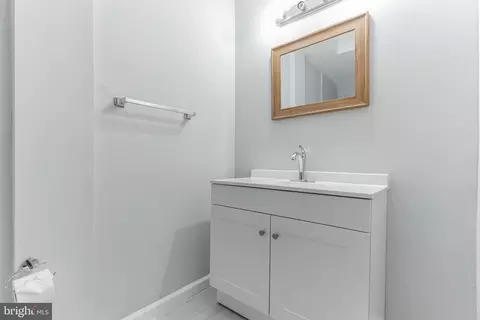 Bath - 2901 Baker St, Baltimore, MD 21216 photo 2 of 2