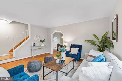 Living - 4100 Wilke Ave, Baltimore, MD 21206 photo 2 of 3