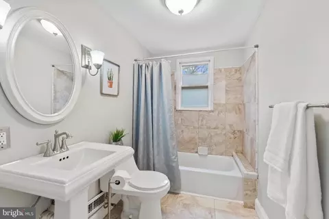 Bath - 4100 Wilke Ave, Baltimore, MD 21206 photo 1 of 3