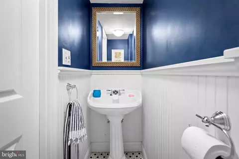 Bath - 114 S Ann St S, Baltimore, MD 21231 photo 1 of 5
