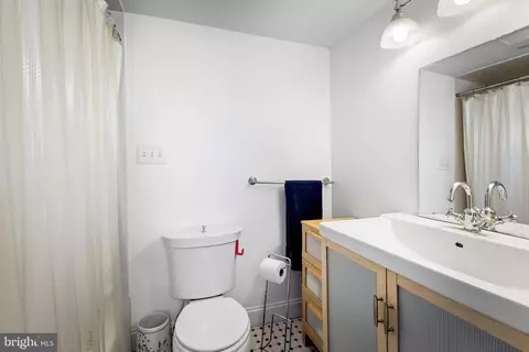 Bath - 114 S Ann St S, Baltimore, MD 21231 photo 5 of 5