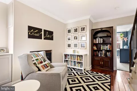 Living - 114 S Ann St S, Baltimore, MD 21231 photo 5 of 8
