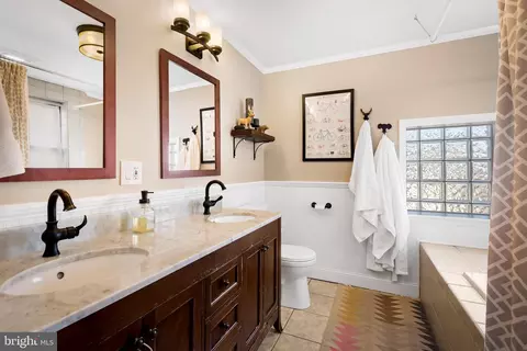 Bath - 114 S Ann St S, Baltimore, MD 21231 photo 2 of 5