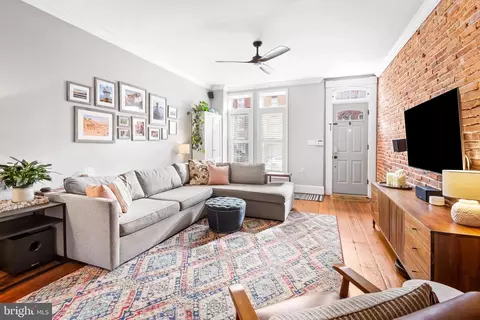 Living - 114 S Ann St S, Baltimore, MD 21231 photo 2 of 8