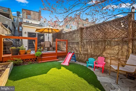Exterior - 114 S Ann St S, Baltimore, MD 21231 photo 11 of 11