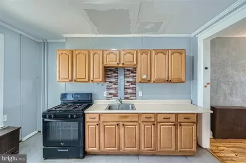 Kitchen - 719 N Streeper St, Baltimore, MD 21205 photo 3 of 3