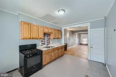 Kitchen - 719 N Streeper St, Baltimore, MD 21205 photo 2 of 3