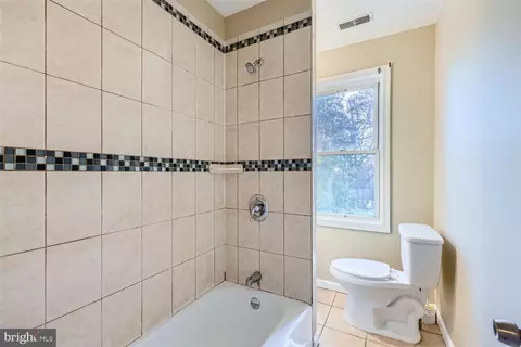 Bath - 3911 Parkside Dr, Baltimore, MD 21206 photo 2 of 2