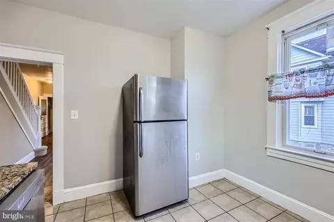 Kitchen - 3911 Parkside Dr, Baltimore, MD 21206 photo 3 of 4