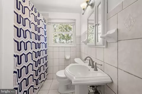 Bath - 5305 Lothian Rd, Baltimore, MD 21212 photo 1 of 1