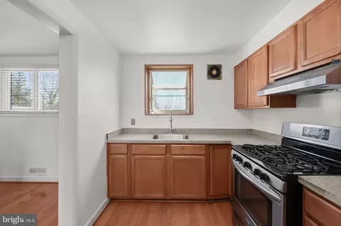 Kitchen - 5305 Lothian Rd, Baltimore, MD 21212 photo 3 of 4