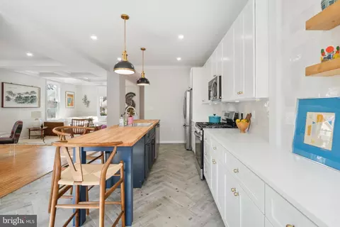 Kitchen - 4309 Springwood Ave, Baltimore, MD 21206 photo 5 of 7