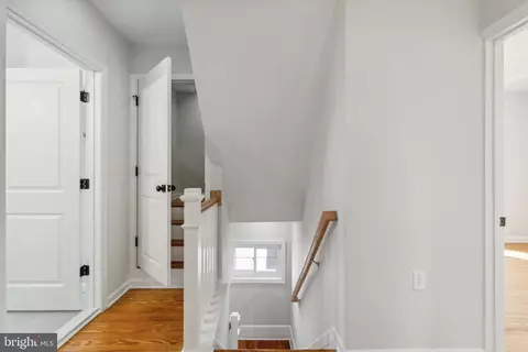 Entry Way - 4309 Springwood Ave, Baltimore, MD 21206 photo 3 of 5