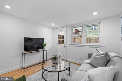 Living - 1711 William St, Baltimore, MD 21230 photo 3 of 4