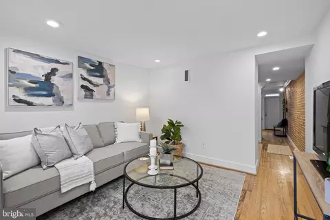 Living - 1711 William St, Baltimore, MD 21230 photo 4 of 4