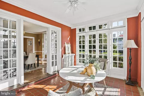 Dining - 514 Drury Ln, Baltimore, MD 21229 photo 3 of 3