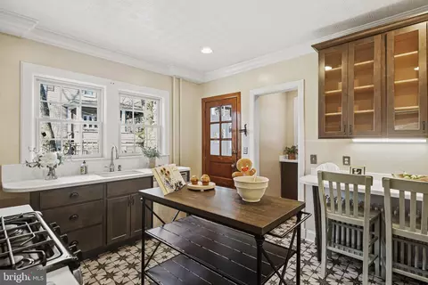 Kitchen - 514 Drury Ln, Baltimore, MD 21229 photo 3 of 6