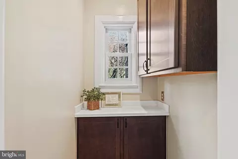 Kitchen - 514 Drury Ln, Baltimore, MD 21229 photo 4 of 6