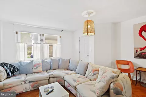 Living - 205 E 33rd St E, Baltimore, MD 21218 photo 2 of 2