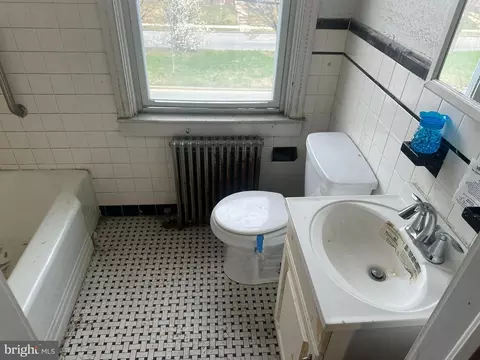 Bath - 2911 Edison Hwy, Baltimore, MD 21213 photo 1 of 2