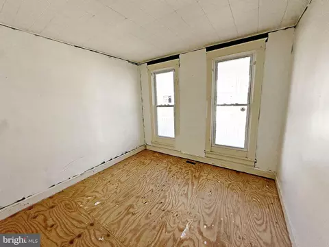Entry Way - 3331 Spaulding Ave, Baltimore, MD 21215 photo 1 of 4