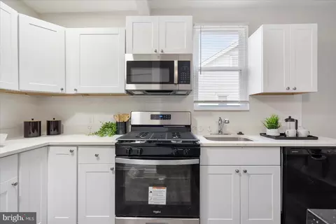 Kitchen - 3903 Ferndale Ave, Baltimore, MD 21207 photo 7 of 8