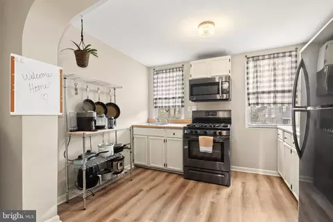 Kitchen - 3850 Quarry Ave, Baltimore, MD 21211 photo 2 of 4
