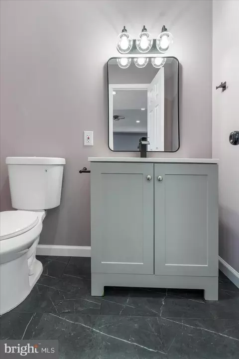 Bath - 2400 Ailsa Ave, Baltimore, MD 21214 photo 4 of 5