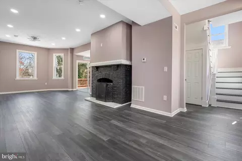 Living - 2400 Ailsa Ave, Baltimore, MD 21214 photo 3 of 4