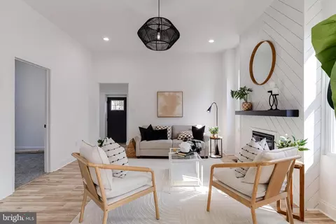 Living - 5321 Wesley Ave, Baltimore, MD 21207 photo 4 of 10