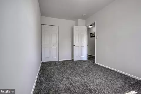 Bedroom - 5217 Hillwell Rd, Baltimore, MD 21229 photo 7 of 8