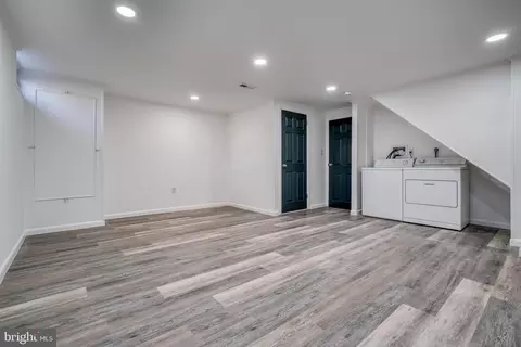 Dining - 5217 Hillwell Rd, Baltimore, MD 21229 photo 6 of 6