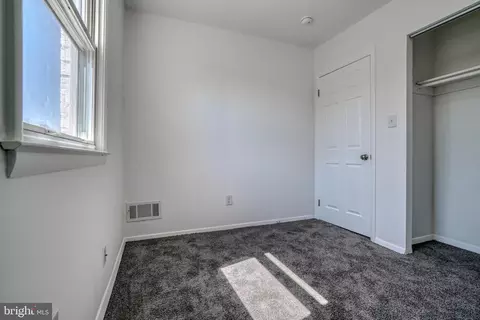 Bedroom - 5217 Hillwell Rd, Baltimore, MD 21229 photo 6 of 8