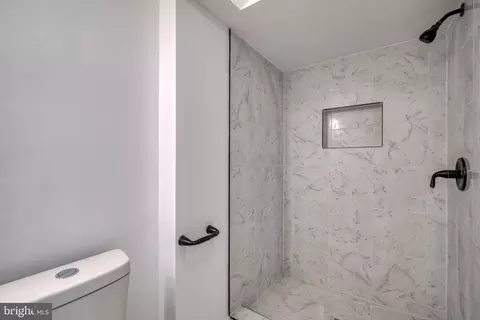 Bath - 5217 Hillwell Rd, Baltimore, MD 21229 photo 4 of 6