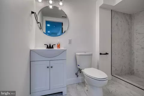 Bath - 5217 Hillwell Rd, Baltimore, MD 21229 photo 5 of 6