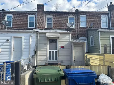 51 Talbott St, Brooklyn, MD 21225 photo 2