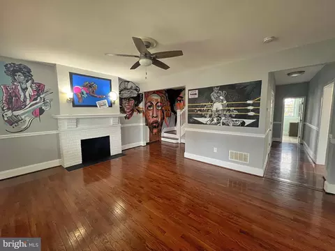 Living - 3510 Copley Rd, Baltimore, MD 21215 photo 3 of 4