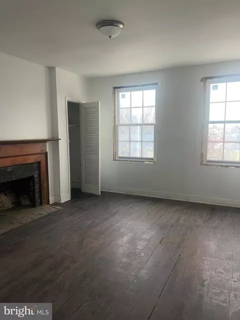 623 N Paca St, Baltimore, MD 21201 photo 8