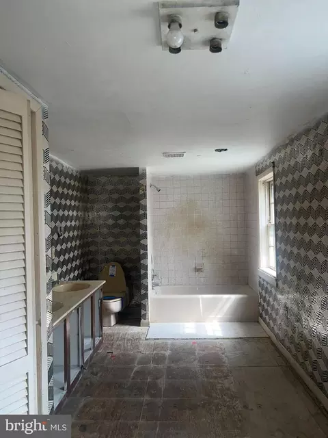623 N Paca St, Baltimore, MD 21201 photo 10