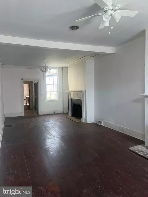 623 N Paca St, Baltimore, MD 21201 photo 2
