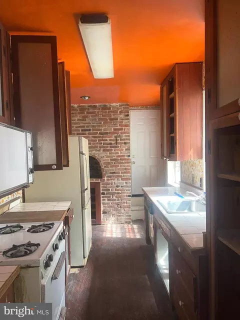 623 N Paca St, Baltimore, MD 21201 photo 4