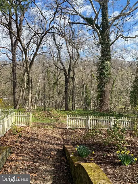 View/Area - 2519 Pickwick Rd, Baltimore, MD 21207 photo 2 of 5
