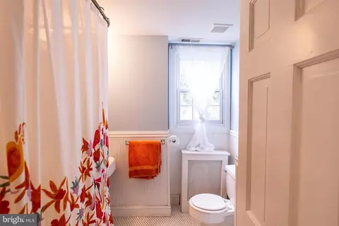 Bath - 2519 Pickwick Rd, Baltimore, MD 21207 photo 4 of 8