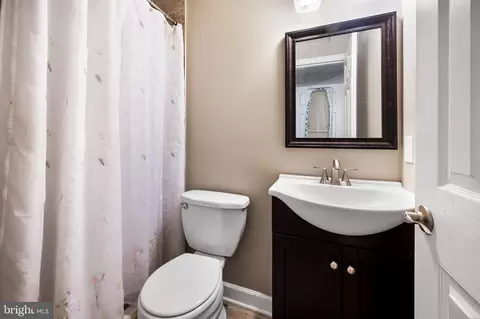 Bath - 617 W 33rd St, Baltimore, MD 21211 photo 5 of 5