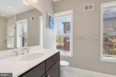 Bath - 2829 Hudson St, Baltimore, MD 21224 photo 4 of 5