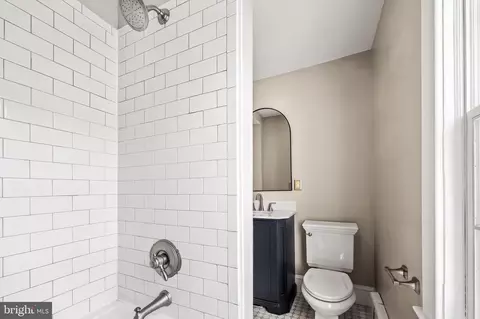 Bath - 305 Northway, Baltimore, MD 21218 photo 3 of 5