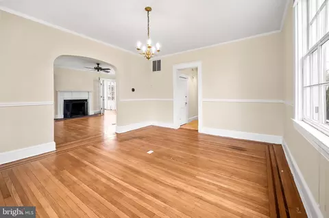 Living - 305 Northway, Baltimore, MD 21218 photo 3 of 3