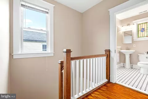 Entry Way - 5319 Brabant Rd, Baltimore, MD 21229 photo 2 of 2