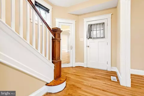 Entry Way - 5319 Brabant Rd, Baltimore, MD 21229 photo 1 of 2