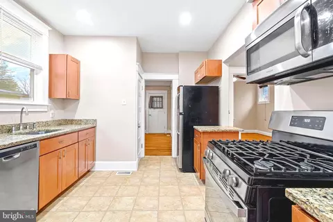 Kitchen - 5319 Brabant Rd, Baltimore, MD 21229 photo 4 of 4